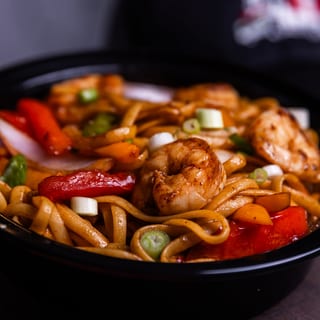 Tallarin Saltado Shrimp