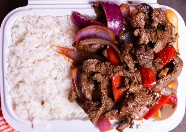 Lomo Saltado.