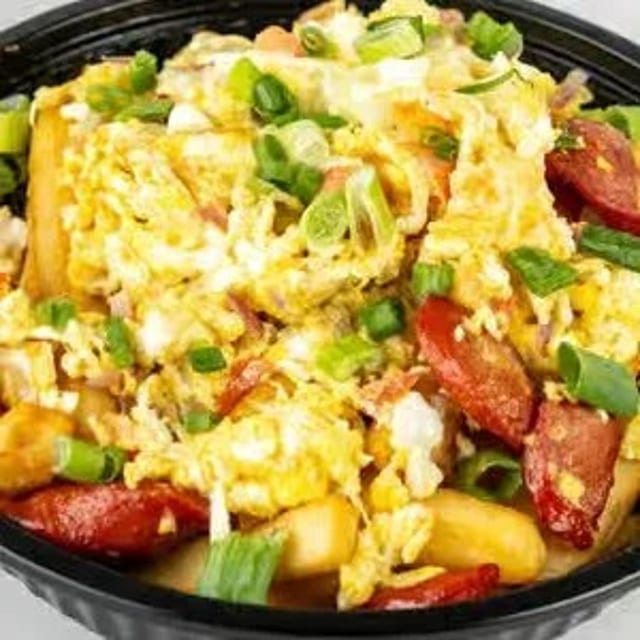 Salchi Huevos.